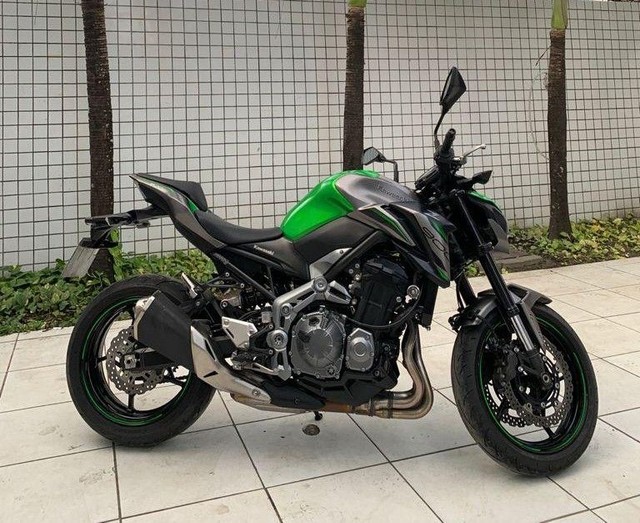 MOTO KAWASAKI Z 900