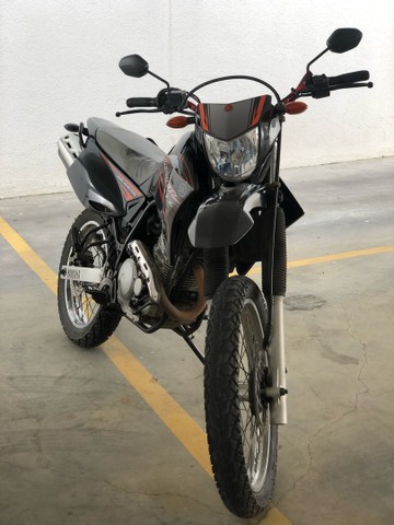 VENDO LANDER 2007 PRETA