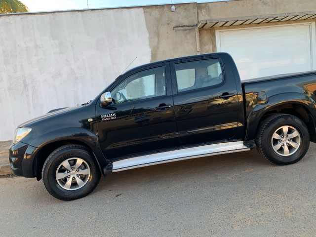 HILUX COMPLETA 2010