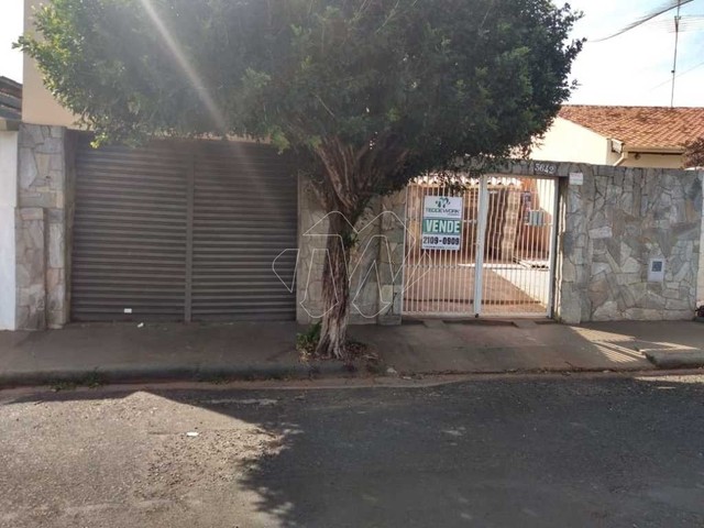 Venda de Casas / Padrão na cidade de Araraquara
