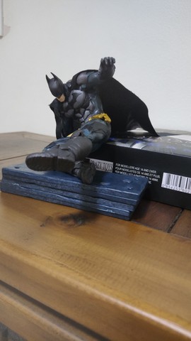 Estátua Figure Action Batman Arkham Knight Cena Batalha Crazy Toys Ñ iron  Studios - Hobbies e coleções - CTB, Atibaia 1143503474 | OLX