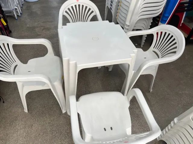 Jogo de mesa cadeira com braço branca nova pra restaurante partir de 181 R$ cada