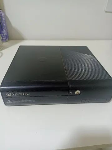 Xbox 360 Super Slim 4g modelo 2015 e 2016 com 2 controle e 1 jogo