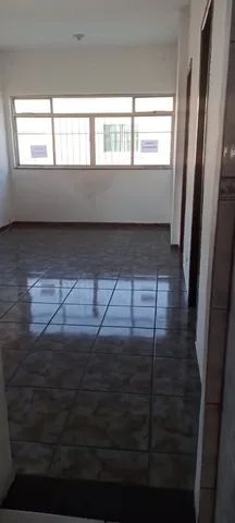 Alugo casa