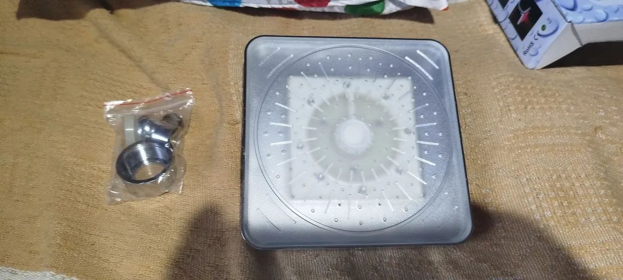 Chuveiro de LED na caixa - Foto 3