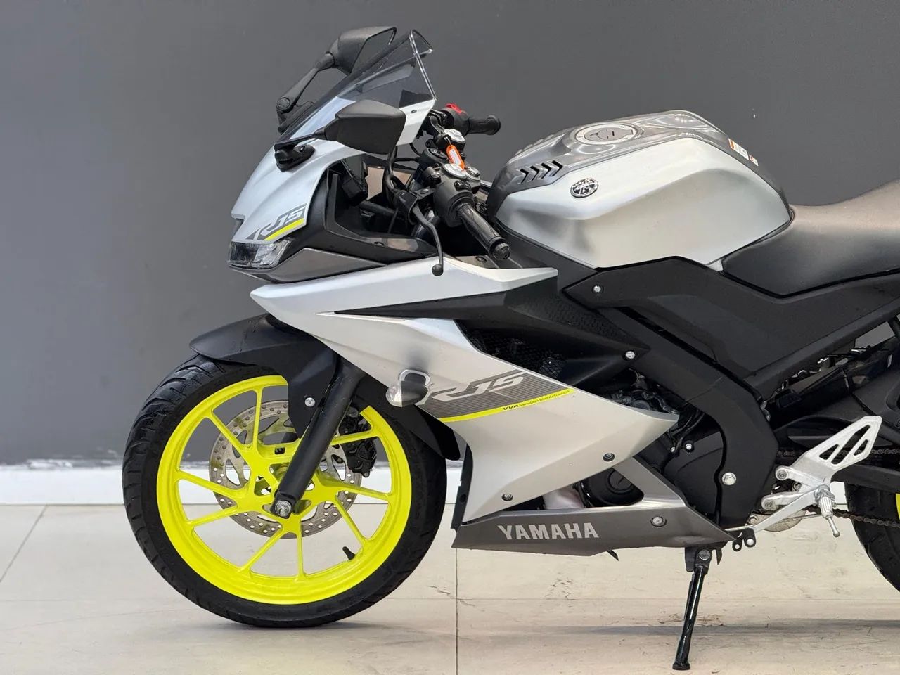 Yamaha YZF R15 ABS 2024 - Foto 10