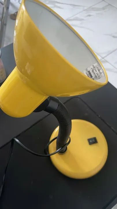 Abajur Amarelo