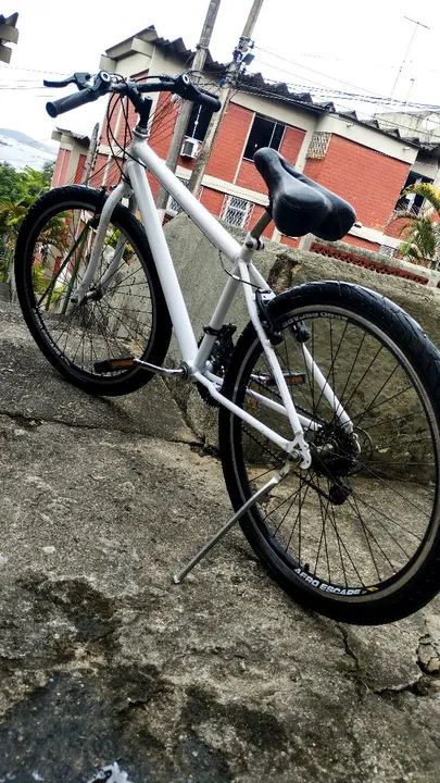 Bicicleta com marcha e freio * Aceito ofertas*