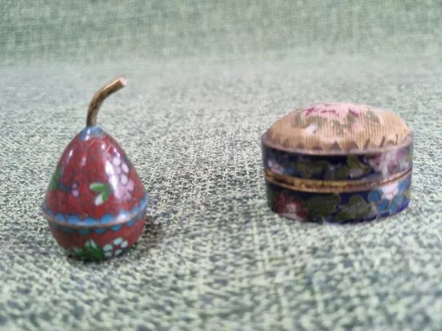 2 caixas decorativas miniatura em metal