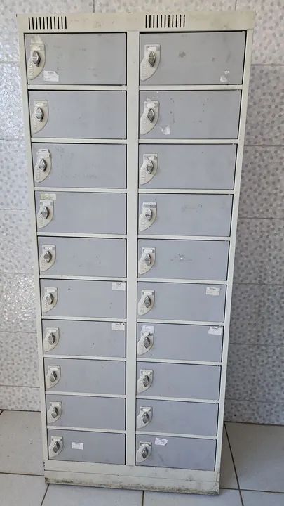 Roupeiro metálico 20 portas