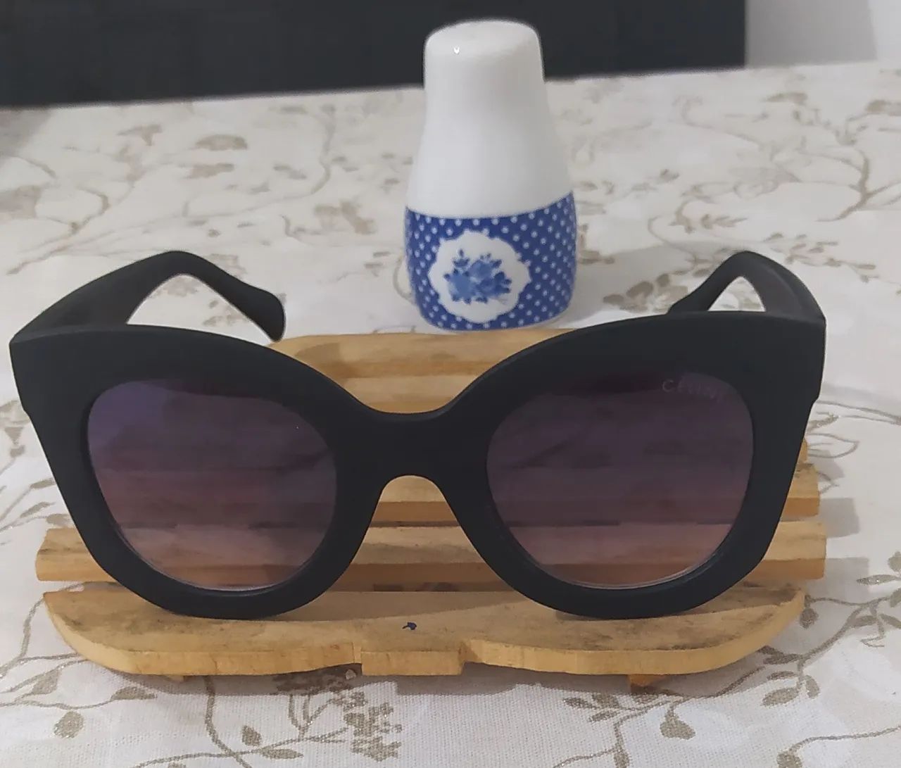 Óculos de Sol Feminino Preto - Vintage.