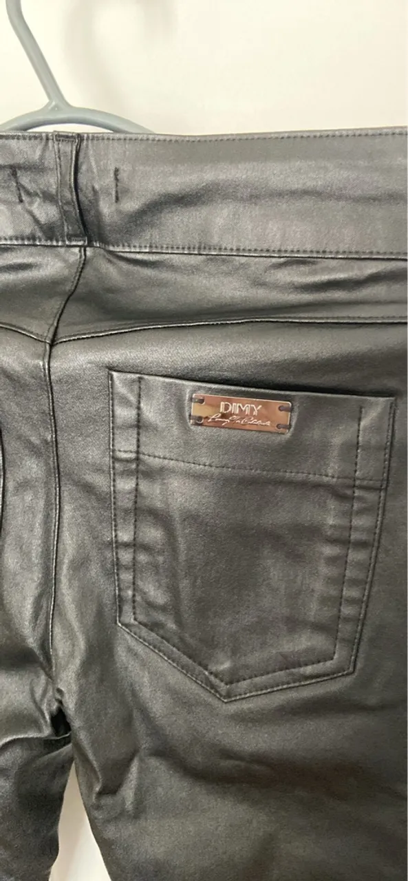 Calça Resinada/PU 36 NOVA