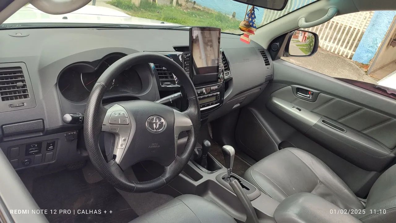 Toyota Hilux srv diesel 3.0 altomatica 4x4 - Foto 3