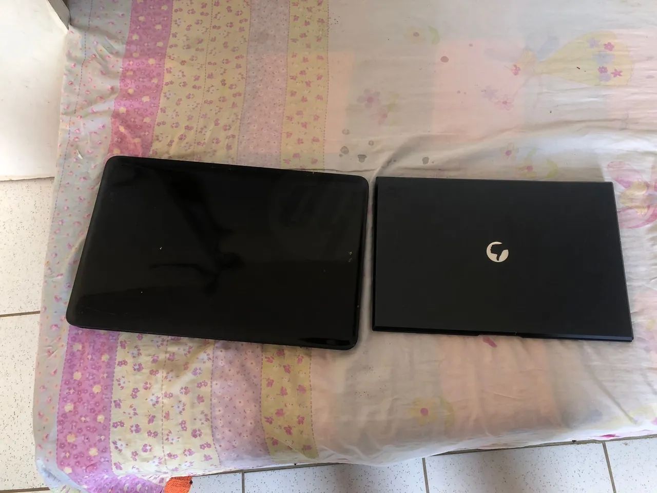 Dois notebooks um da hp o outro da positivo - Foto 2