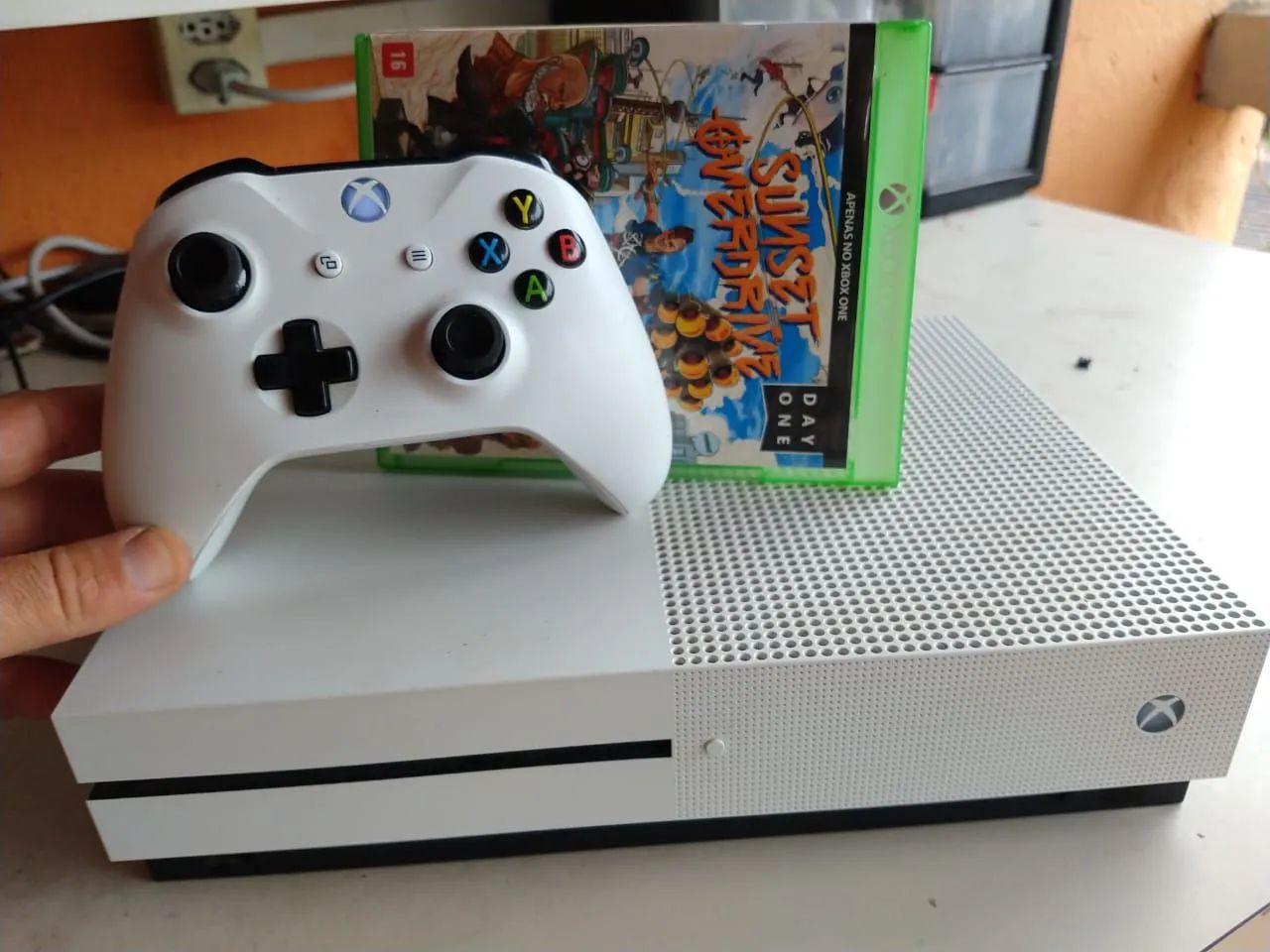 Xbox one slim 1tb controle e jogo aceito cartão  - Foto 2