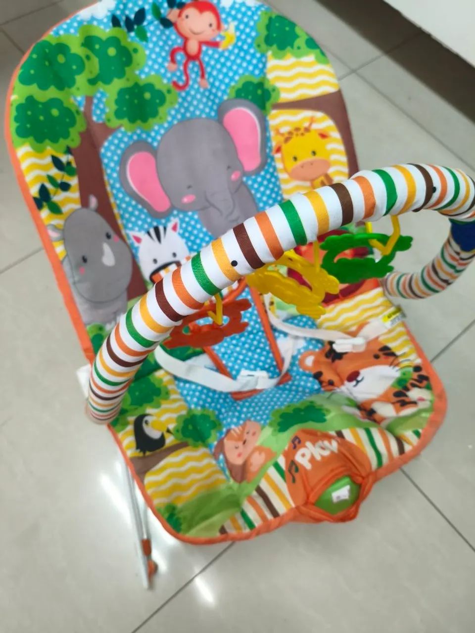 Balanço Infantil com Arco de Brinquedos - Foto 5