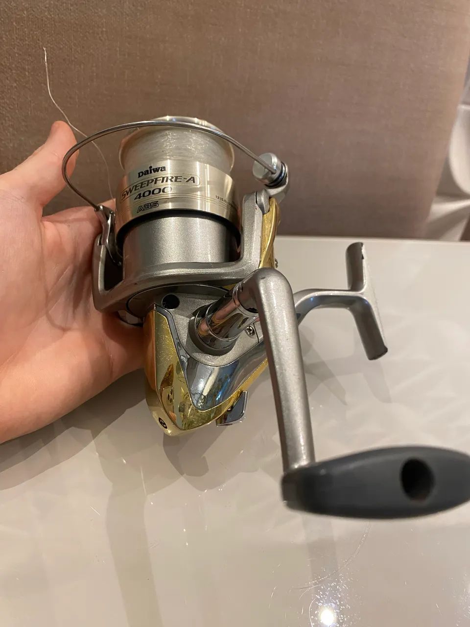 Molinete Daiwa Sweepfire-A 4000 ABS - Ótimo Estado