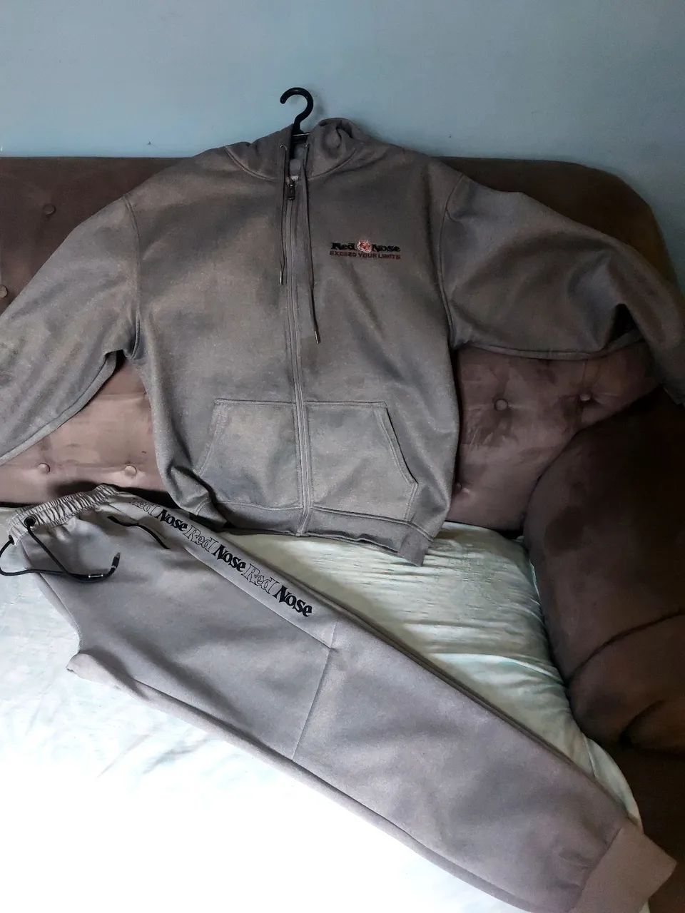Conjunto Red Nose  - Foto 2