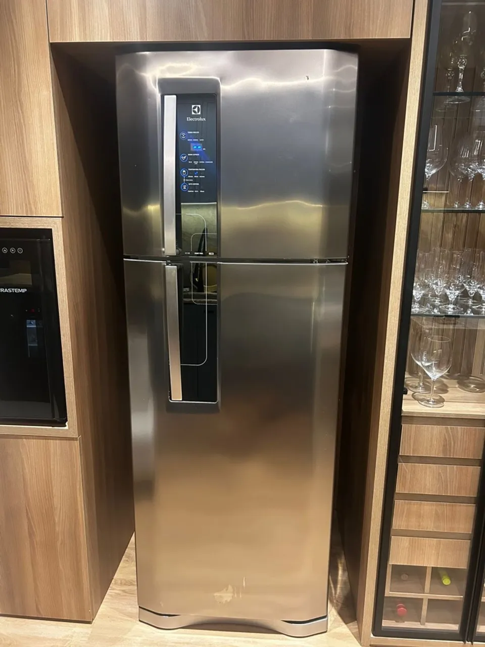 Geladeira Electrolux 456 litros - R$ 1.500,00