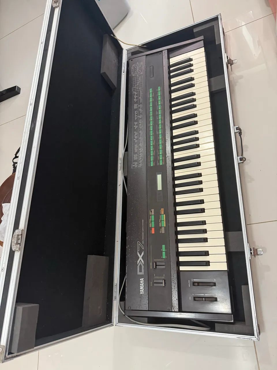 Teclado YAMAHA DX7 usado 