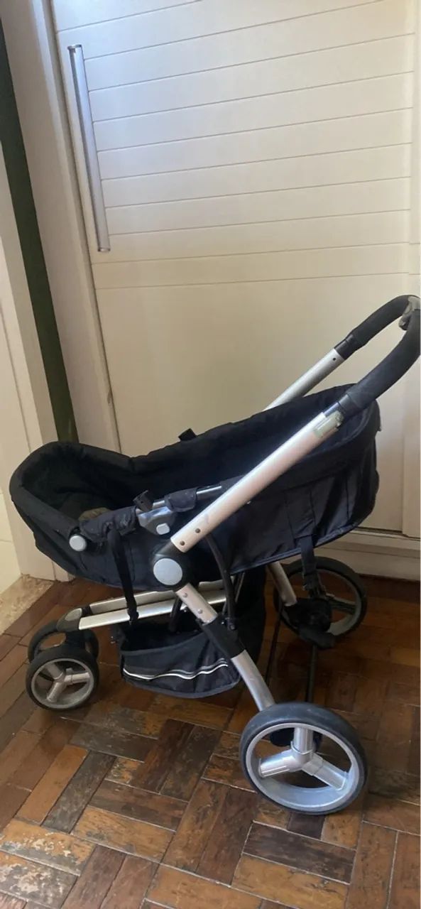 Carrinho de bebê + bebê conforto 
