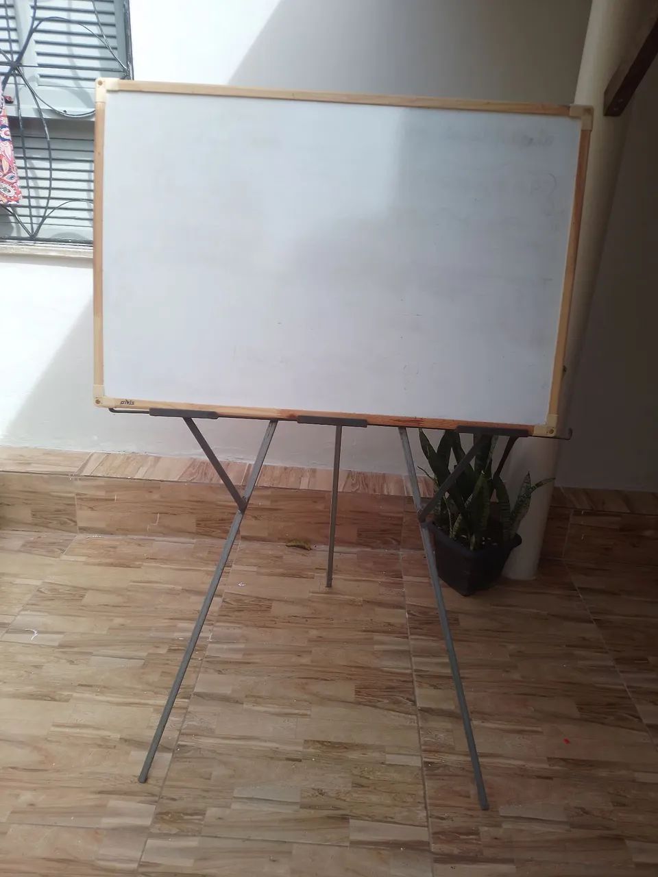 Cavalete de ferro e quadro  - Foto 2