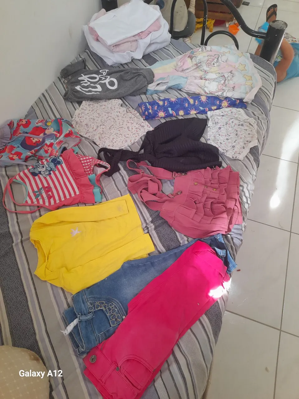 Lote de Roupas Infantis - menina 3 a 8 meses