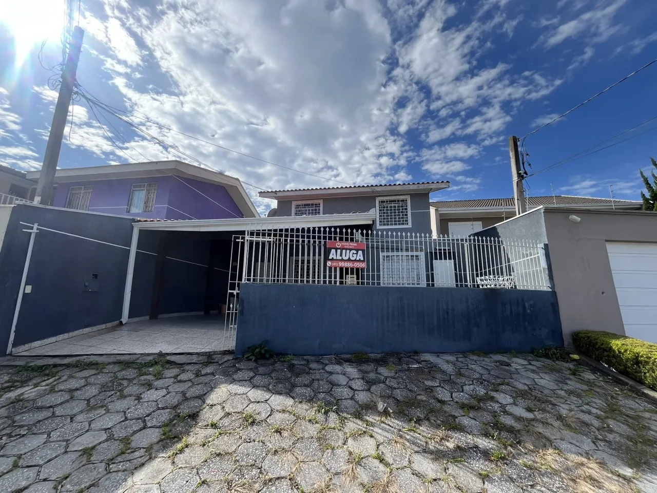 Sobrado para Locação em Curitiba, Capão Raso, 3 dormitórios, 2 banheiros, 3 vagas
