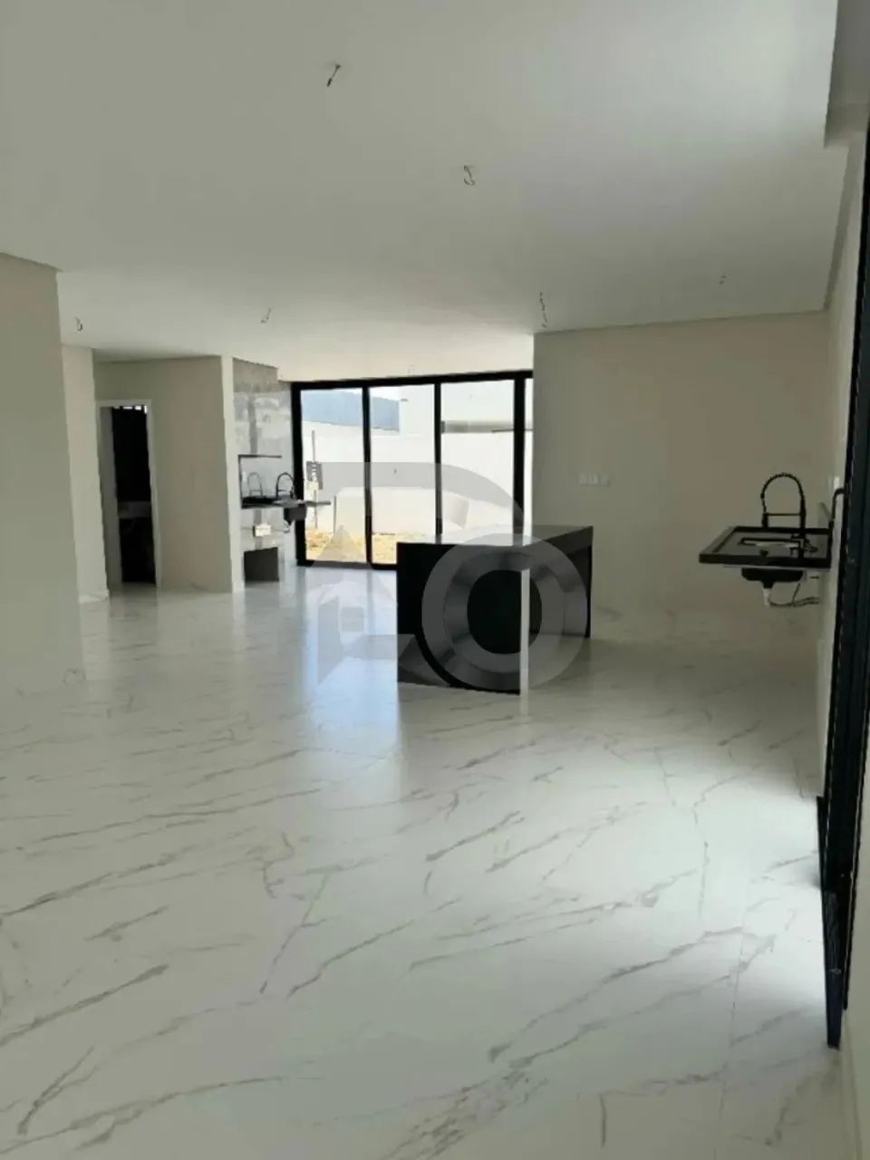 Casa no Terras Alphaville 2 com 5/4, Sendo 1 Suíte e Ampla Garagem Coberta
