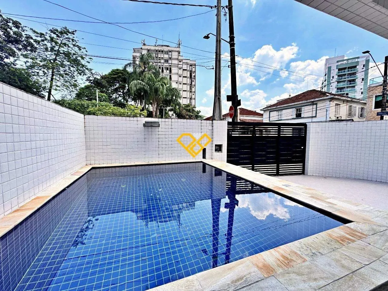 Sobrado com 3 suítes em Santos