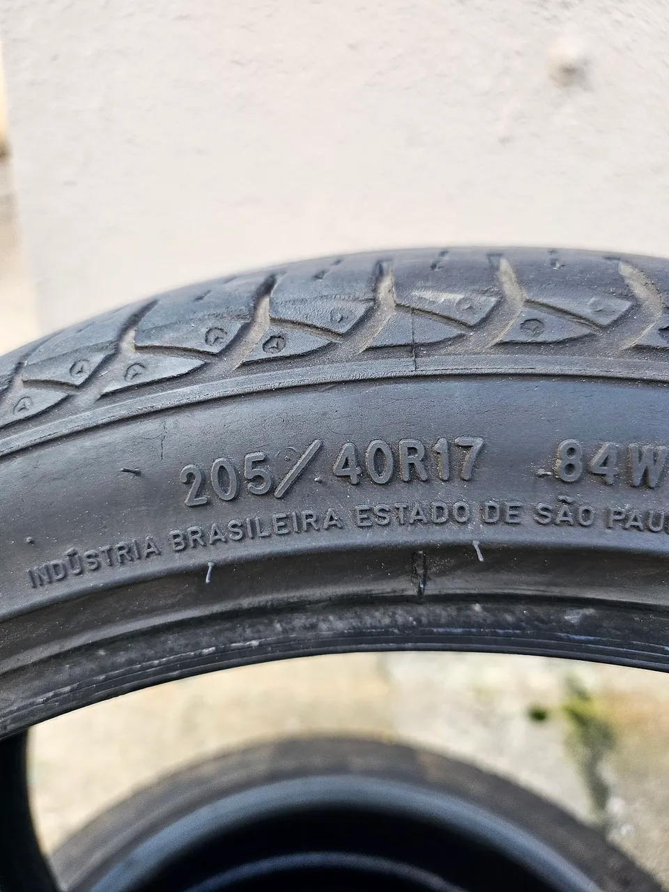 Par Pneu 205/40R17 - 84W