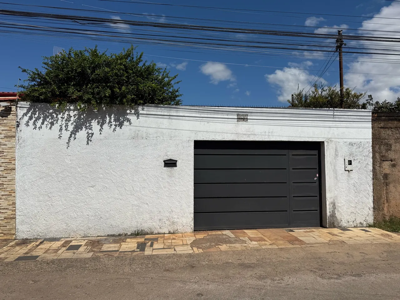 Vende-se Casa Quitada
