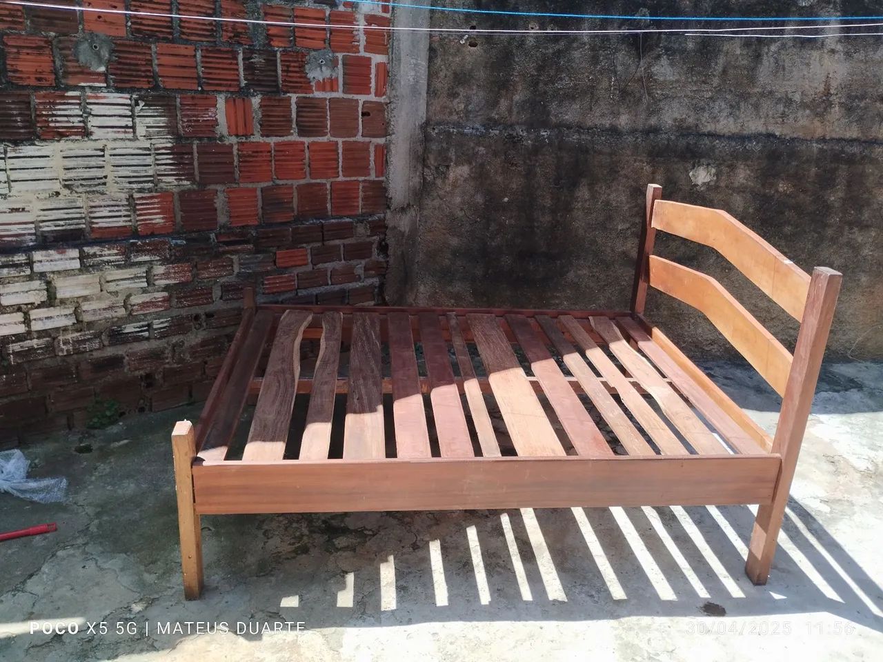 Cama de casal madeira boa e maciça - Foto 4