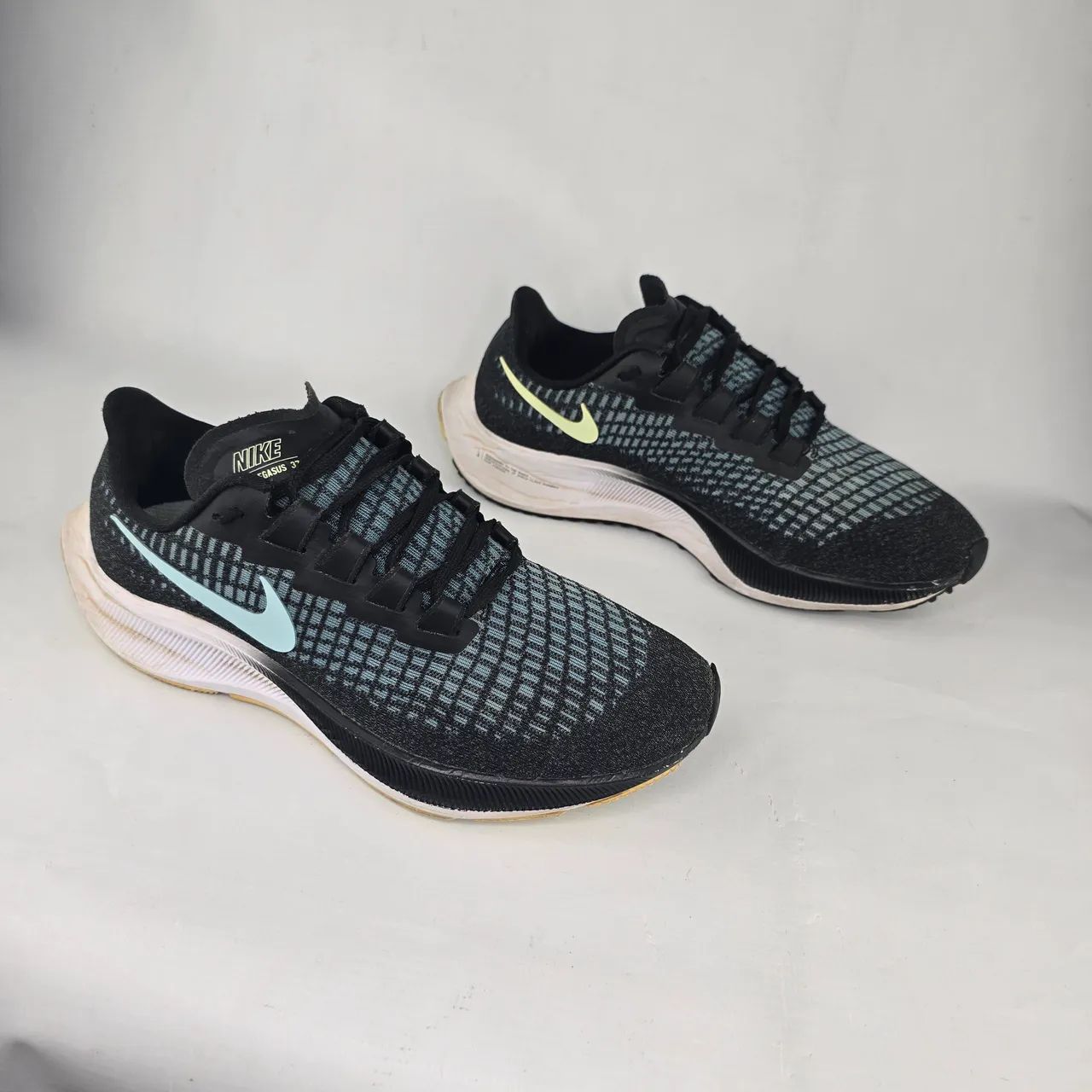 tênis nike feminino corrida air zoom pegasus 36/37 azul e preto