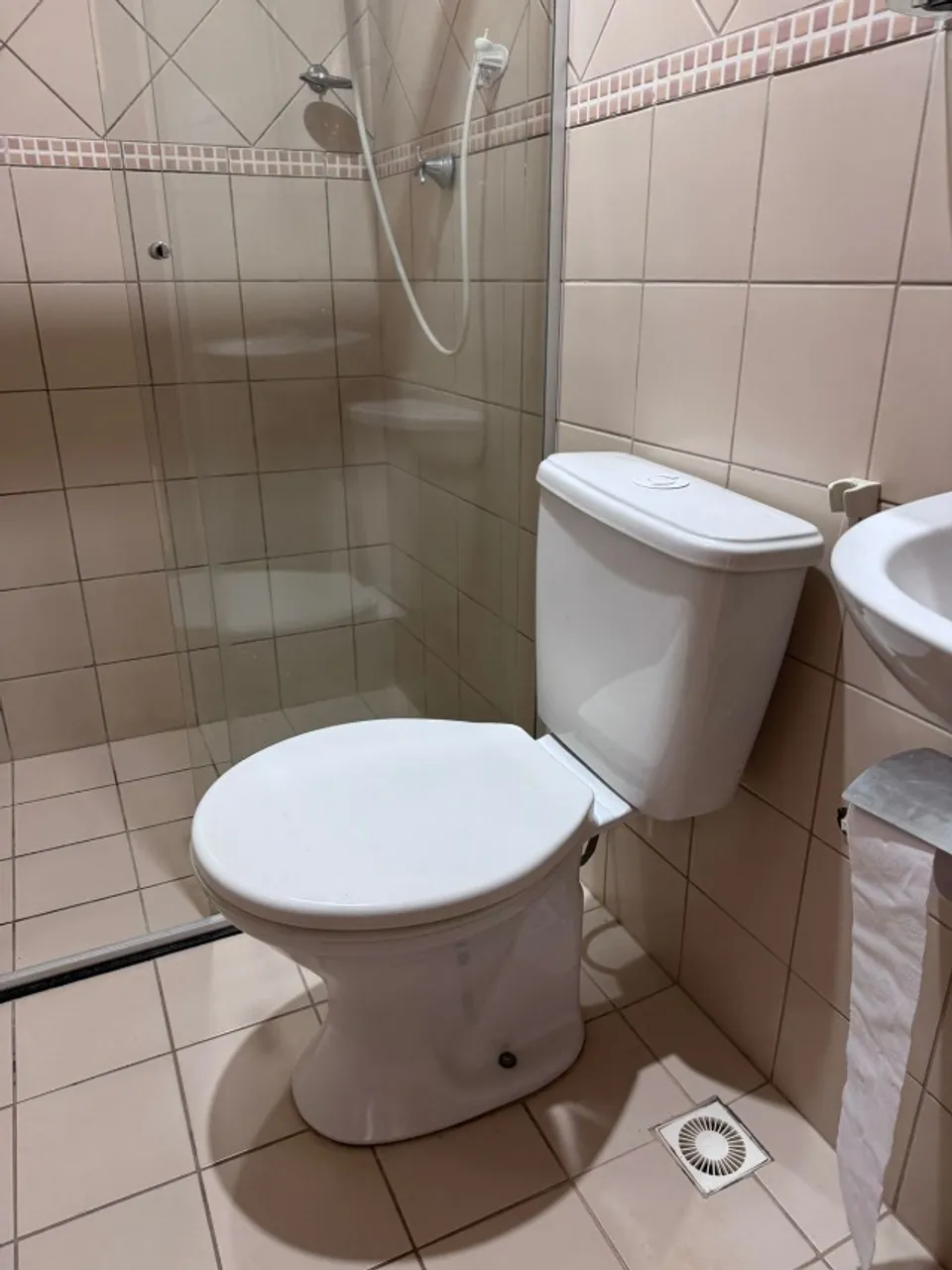 pia + vaso sanitário + armário de banheiro em cerâmica