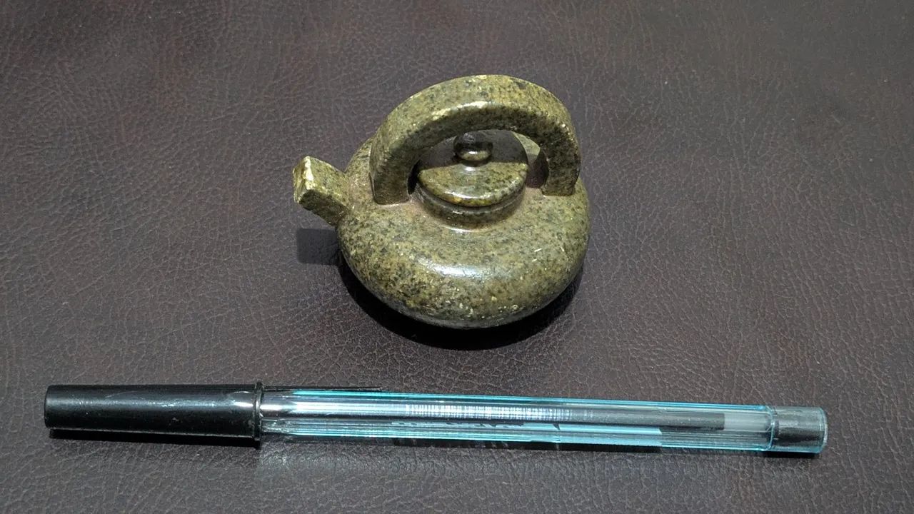 Miniatura Bule Pedra-Sabão - Artesanato 6x5,5cm - Decoração Coleção