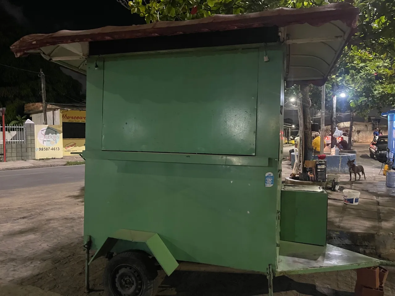 Trailer completo . troco num carro