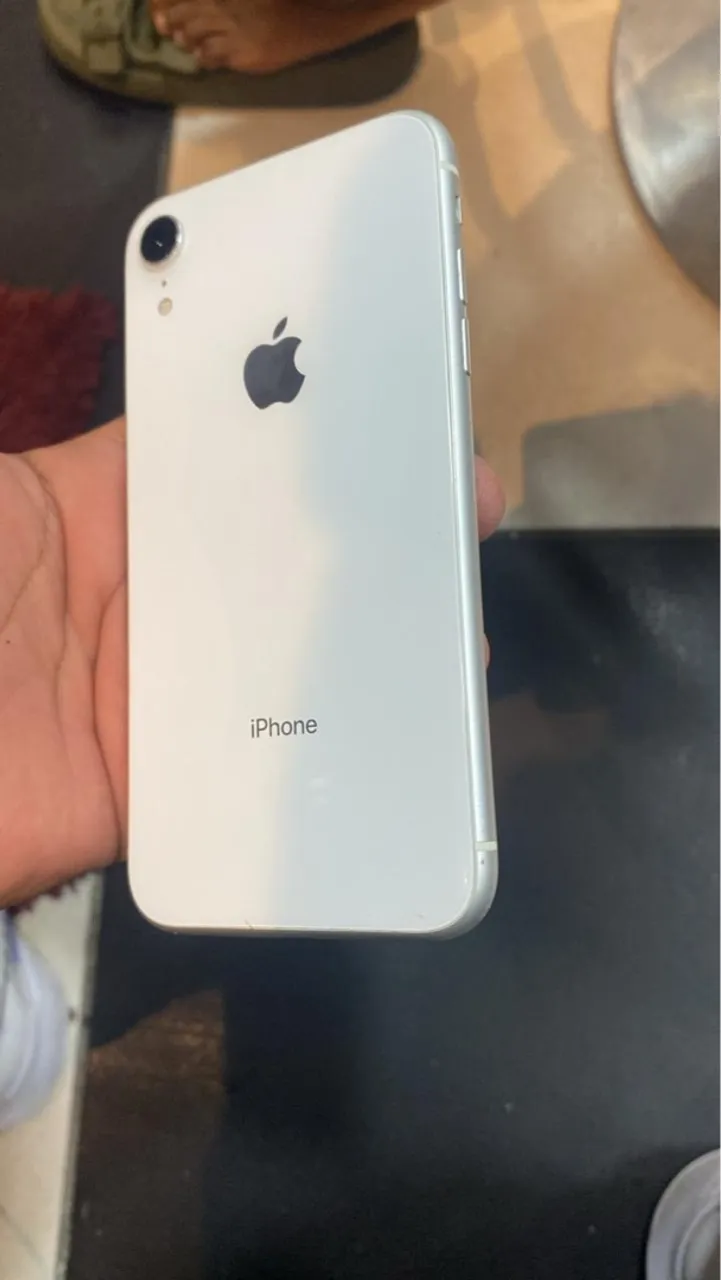 iPhone XR branco 128 