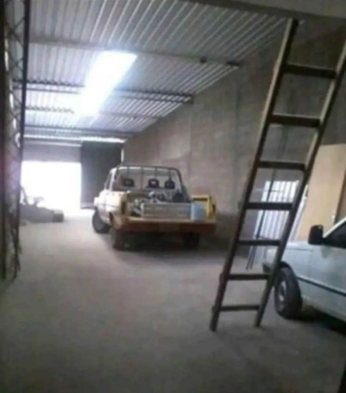 Galpão Comercial na Avenida Principal do Bairro Santa Maria . - Foto 5