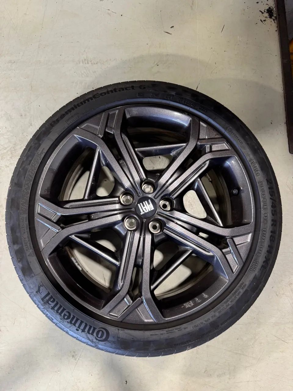 Pneu Continental 215/45 r18  h xL - Foto 3