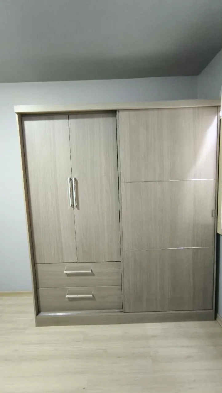 Guarda-Roupa Moderno e Espaçoso