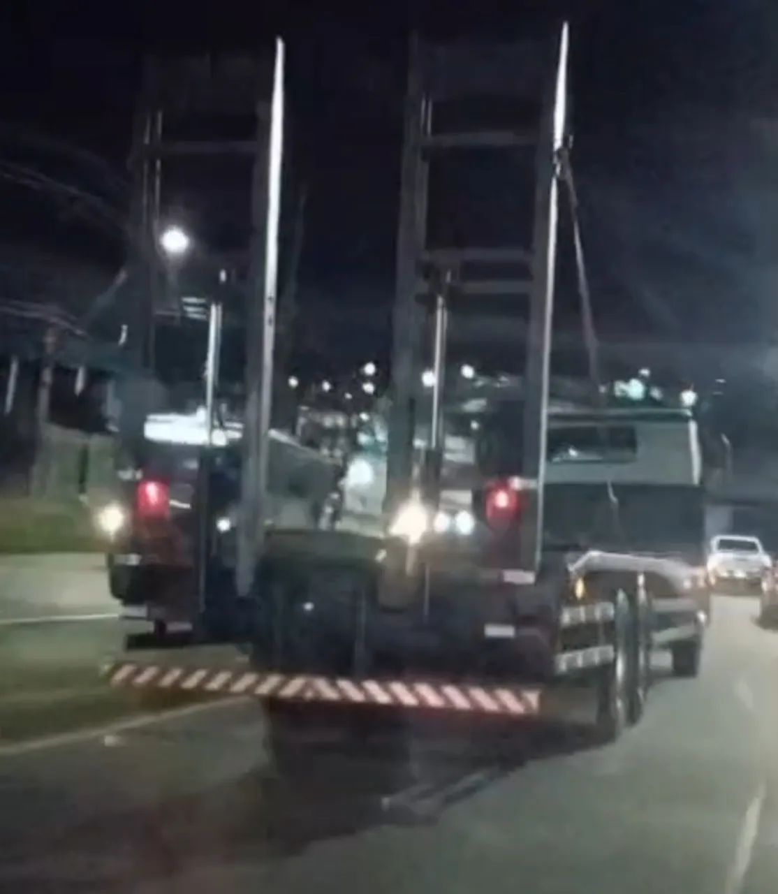 Caminhão plataforma VW 31- 260 CNM 6x4 traçado - Foto 3