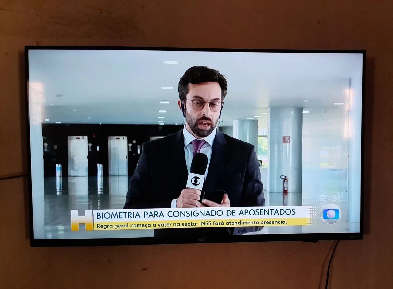 Smart TV AOC de 43 polegadas.  - Foto 3