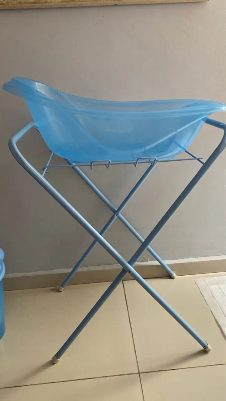 Banheira para bebê com suporte dobrável