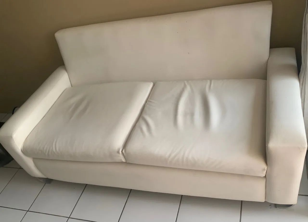 Sofá de 2 lugares em couro branco - Foto 5