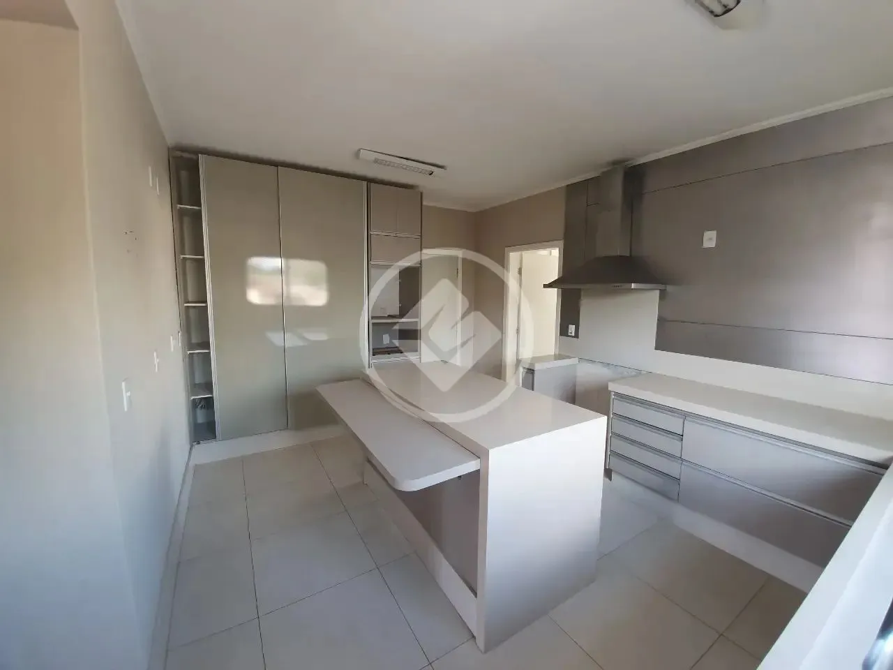 Apartamento 4 suítes, Edifício Bosque das Garças, bairro Quilombo, Cuiabá-MT codigo: 96744