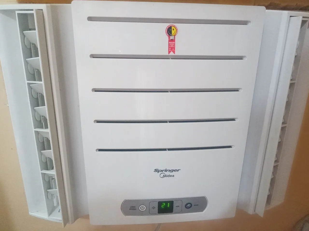 Ar Condicionado 7500 BTUs 110 volts nota fiscal com controle remoto