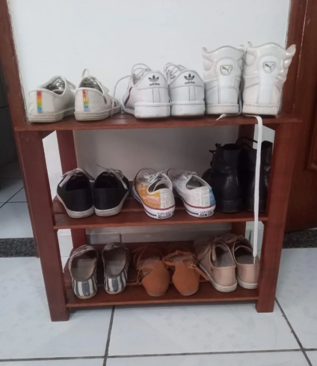 Sapateira nova tipo banco em madeira de lei  - Foto 2