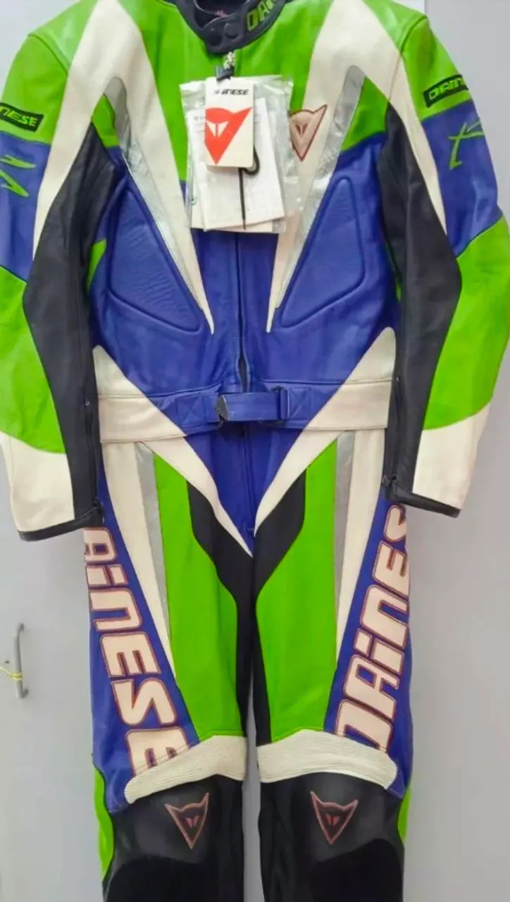 Conjunto Macacão, Luvas e Botas Dainese Couro Valentino Rossi - Foto 3