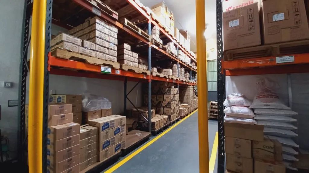 Galpão para alugar Assunção 578m2, depósito 2 gondolas, 2 elevadores carga, 10 salas ampla - Foto 3